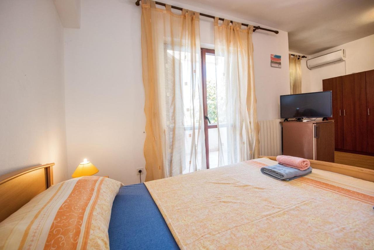 Two Bed Rooms Fortuna Near The Beach Poreč Kültér fotó