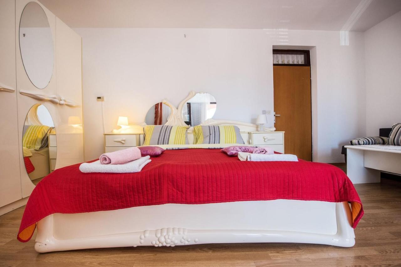 Two Bed Rooms Fortuna Near The Beach Poreč Kültér fotó