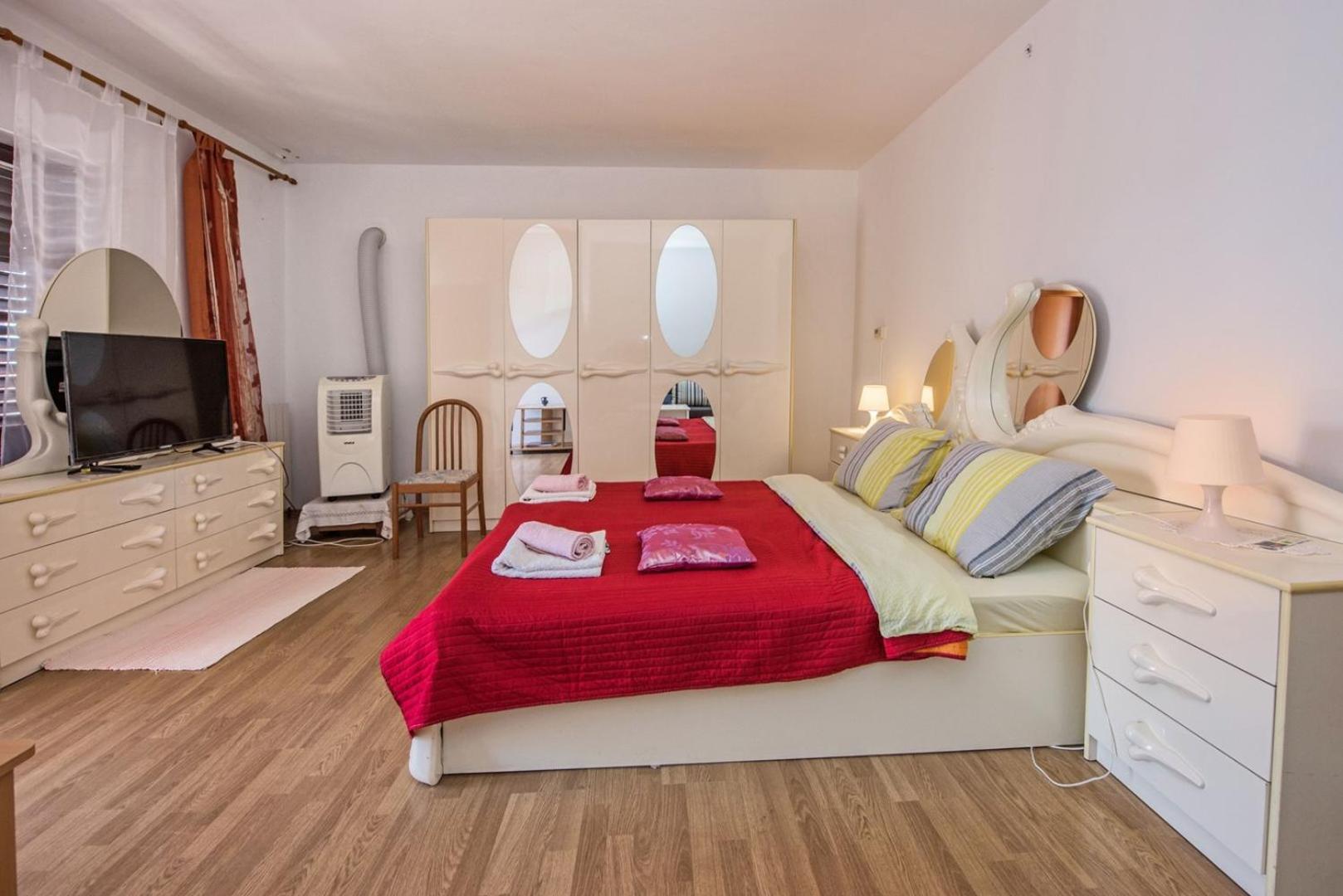 Two Bed Rooms Fortuna Near The Beach Poreč Kültér fotó